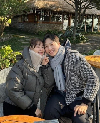 송지은박위, 데이트 현장 공개...눈에서 꿀 뚝뚝