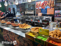 [셀럽s픽] 배우 안재홍 맛·분위기 모두 좋아요 망원시장 닭강정