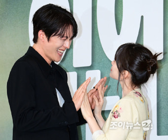 [포토]'히어로는 아닙니다만' 장기용, 천우희 능청에 웃음 빵빵