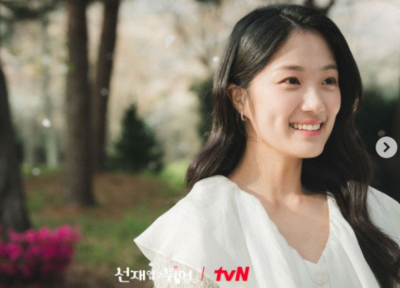 당연하지만 연기를 잘하는 배우 혜윤님이라 응원하게 되더라구요!