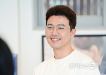 [조이人]③ "가족보다 더 신경 쓴 엄태구" 김영환 감독, 