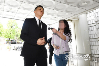 [포토]프로포폴 상습 투약' 유아인, 1심 선고 공판 출석