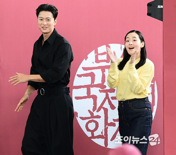 내가 죽기 일주일 전: 감동적인 첫사랑 이야기와 따뜻한 음악으로 이뤄진 티빙 오리지널 드라마