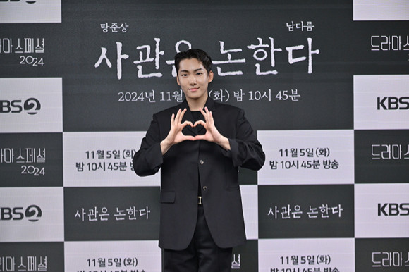 사관은 논한다, 탕준상과 남다름의 열연으로 색다른 조선사를 그려내다
