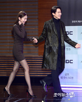 [포토] '지금 거신 전화는' 유연석-채수빈, 공식석상에서 더 다정한 쇼윈도 부부
