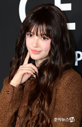 [포토] 뉴진스 다니엘, 긴급기자회견 앞두고 개인 스케줄 소화