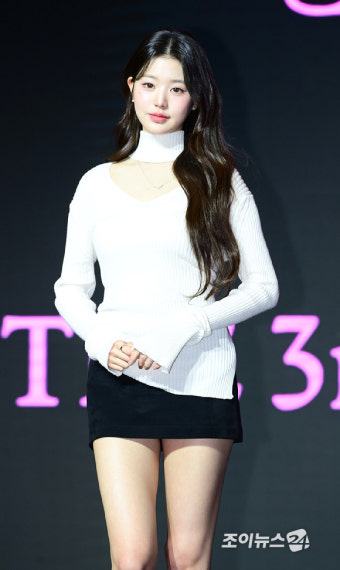 [포토] 아이브 장원영, 시선집중 무결점 비주얼