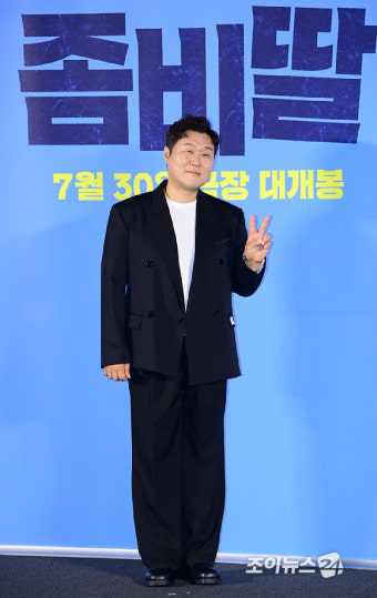 [포토] '좀비딸' 윤경호, 귀여운게 최고야