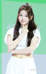[포토] 앳하트 봄, 봄 햇살 같은 예쁨