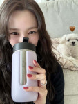 '변요한' 티파니, 혼인 신고 후 근황...결혼 반지 자랑? 왼손 반지 포착