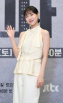 [포토] '아파트' 하윤경, 아파트 밝히는 봄날의 햇살