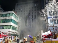 수원 골든프라자 화재로 56명 부상...4시간여 만에 완전 진화(종합2보)
