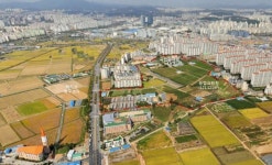 수원vs화성 수원군공항 이전 갈등 불똥... 택지개발사업 차질