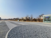 수인선 고색역 광장 멀쩡한 보도블록 뜯고 나무 심는다?...혈세낭비 논란