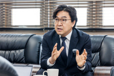 [인터뷰] 권혁우 수원시장 예비후보 모두가 잘사는 도시 만들 것