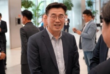 최원용 평택시장 후보·추미애 경기지사 후보, 삼성전자 평택캠퍼스 방문