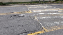 진주 일부 도로포장 파임 심각 ‘사고 우려’