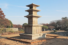 국보 ‘산청 범학리 삼층석탑’ 복원탑 고향에 세우다