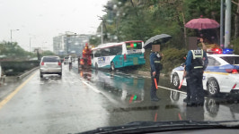 진주 뒤벼리에서 시내버스 교통사고 발생