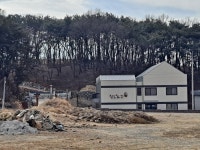 함양 산삼엑스포주제관 옆 공터 폐기물 방치