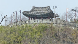 진주성 서장대 절벽 아래 석불(石佛)…지금 어디에?