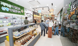 황매산 철쭉 구경하고 장바구니 들고 로컬푸드 장터로