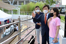 올해 첫 진주 ‘달빛영화제 & 나이트마켓’ 대성황