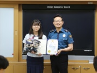 창원중부경찰서, 청소년의 달 맞아 웅남중 모범청소년에 표창