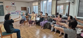 창원시 진해구 병암동, 나이야, 가라! 경로당 문화교실 운영