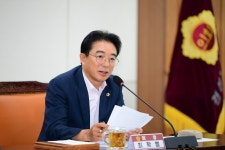 경남도의회 최학범 의장, 의회사무처 간부공무원과 현안 소통회의 개최