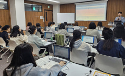 진주시 능력개발관, 너우니갤러리 및 진주여성새로일하기센터 운영