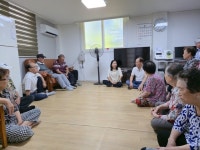 양산시 덕계동, 추석 앞두고 경로당 어르신들에게 안부 인사
