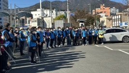 창원시 마산복지패밀리봉사회, 오동동 교방천에서 환경정화 활동 펼쳐