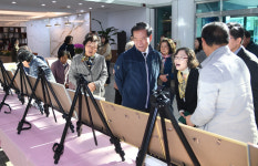 거창군 가북면, 동화책에 빠진 경로당 작품 전시회 참여