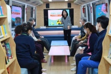 한국보훈복지의료공단 김해보훈요양원, 북버스 참여로 행복을 찾은 어르신들