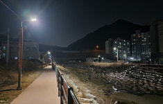 창원시 진해구, 대장천 보행로 보안등 및 안전펜스 설치
