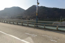 [창원시 안전 긴급 진단] 봉암교서 미끄러지면 바다 추락?…참사 위험에도 난간 방치