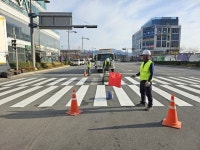 창원시 진해구, 신항4로 일원 차선 재도색공사 시행