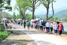거창군, 2025년 제2회 창포원 맨발걷기 행사 성황리에 마쳐