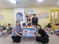 쌍용 더 플래티넘 어린이집 김해지역 내 학대피해아동들을 위해 소중한 희망을 전달해요! 후원금 전달