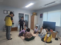 양산시 강서동 주민자치회, 건강한 여름맞이 경로당 수박 나눔