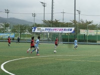 무더위 잊은 축구 꿈나무 선수들...사천서 구슬땀