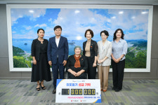 거제시여성인력개발센터, 거제시 장애인체육회에 장애인활동지원사업 수익금 기부