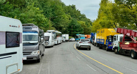대형차량이 점령한 창원스포츠파크…불법 주차 몸살