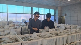 문원석, 문중호 부자가 함께 지켜온 신뢰와 신선함의 철학 - 원창수산