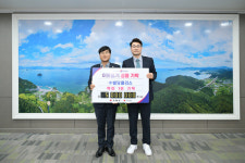 ㈜빌딩플러스, 거제시에 이웃돕기 백미 1톤 기탁