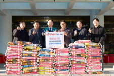 굴수하식수산업협동조합, 통영시에 백미(10kg) 70포 기탁
