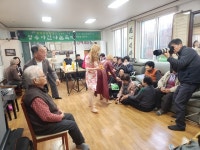 진해구 병암동, 경로당 어르신 건강기원 장수사진 촬영