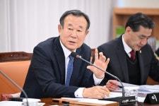 수요 폭발 파크골프장…낙동강 수변공간 활용해야