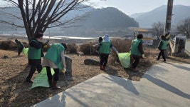 묘산면 새마을협의회·부녀회, 하천정화 구슬땀